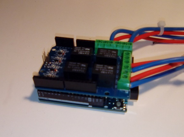 Errele plaka Arduinon ahokatuta